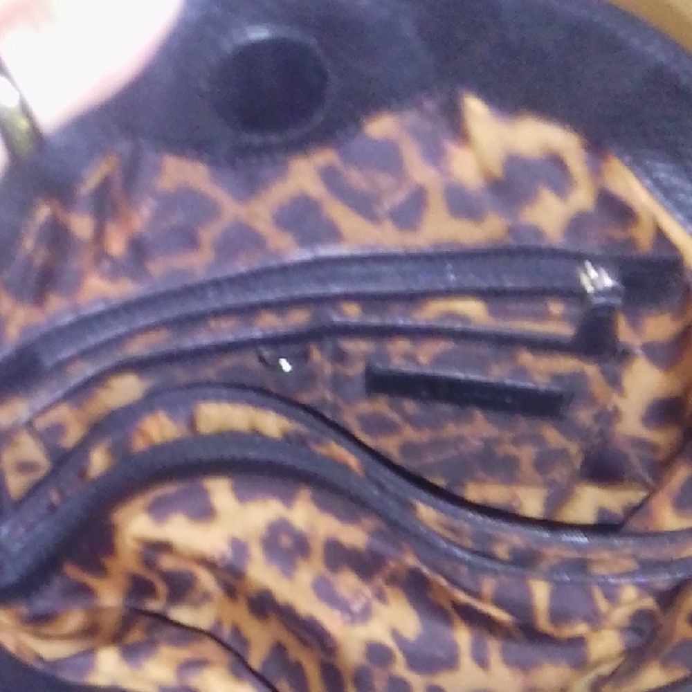 B. Makowsky Black Leather Shoulder Bag - Picture 7 of 10